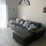 La Casa Di Ely דירה