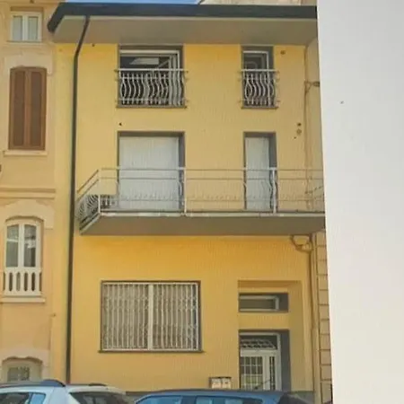La Casa Di Ely Виареджо
