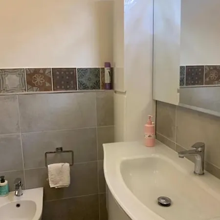 La Casa Di Ely * В'яреджо